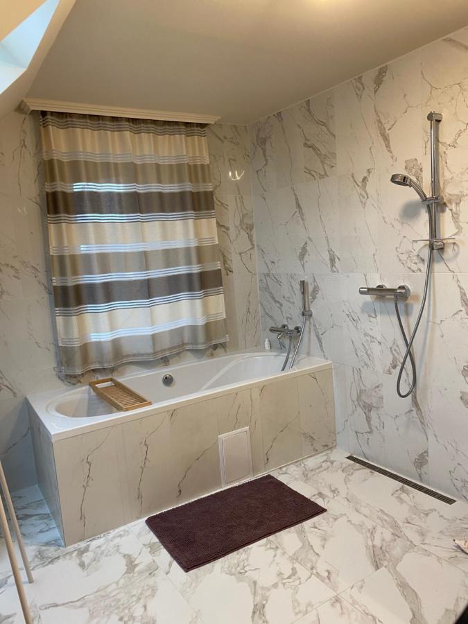 Annarosa Apartman Balatonszarszo Ngoại thất bức ảnh