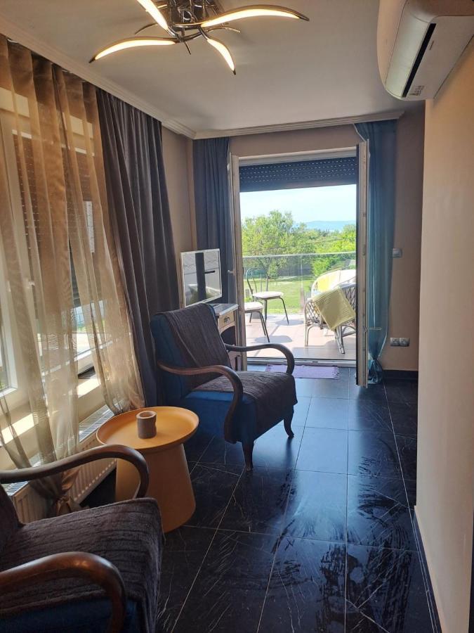 Annarosa Apartman Balatonszarszo Ngoại thất bức ảnh